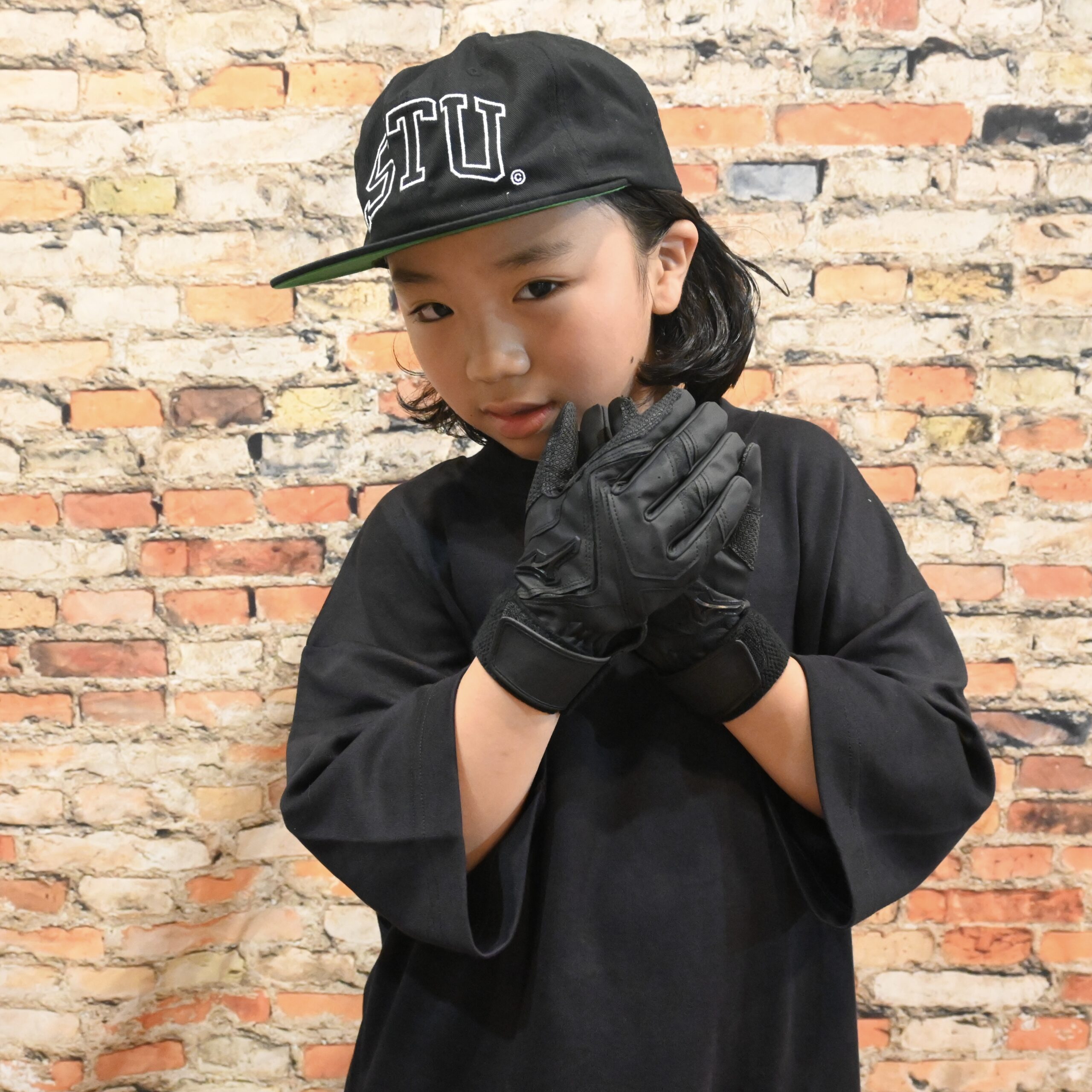 8T