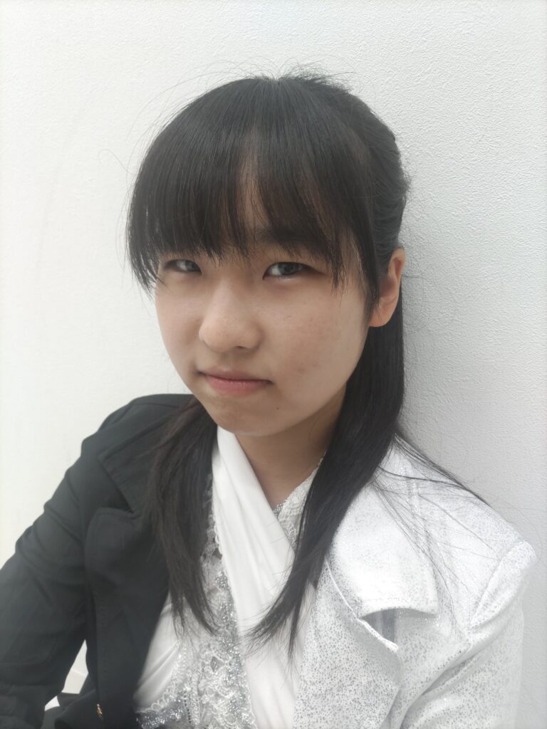 ゆりな